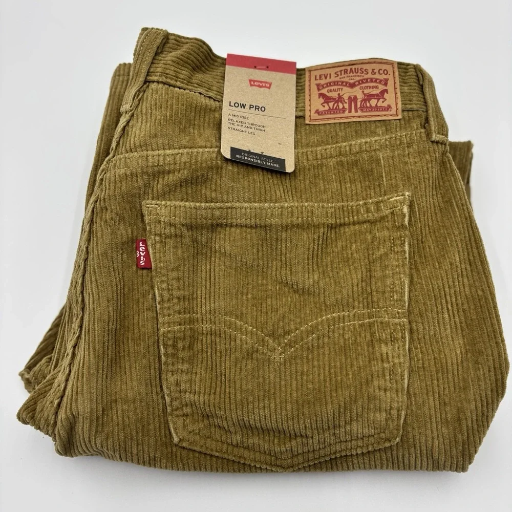 LEVI'S Low Pro Mens 31 x 30 Relaxed Fit Straight Corduroy Tan Pants Casual NWT‎